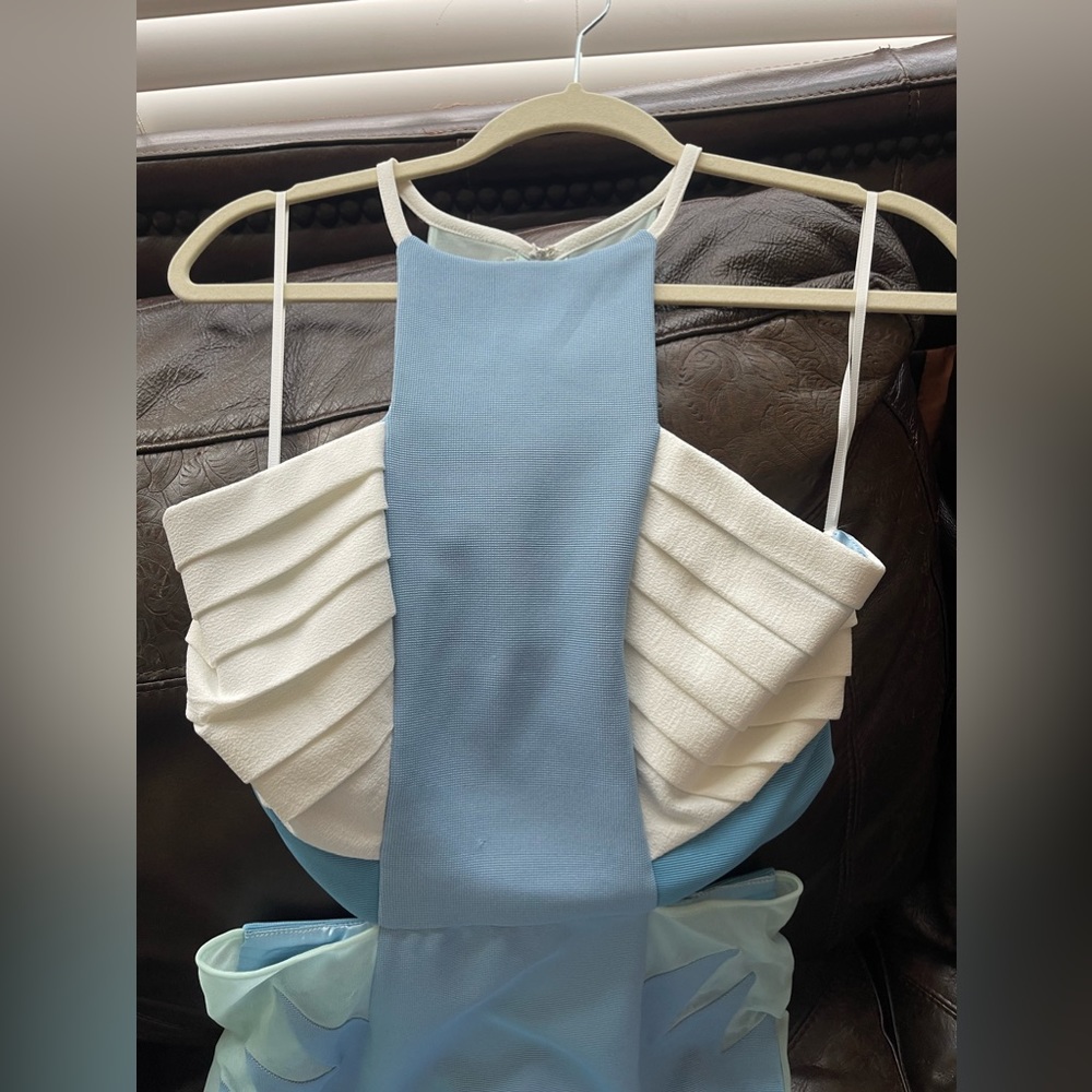 Amazing Three Floor Dress - Picture 3 of 12